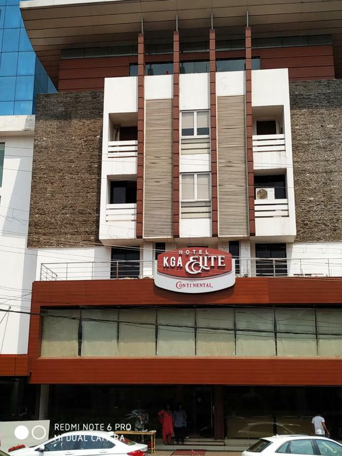 KGA Elite Continental Hotel Tiruvalla Exterior foto